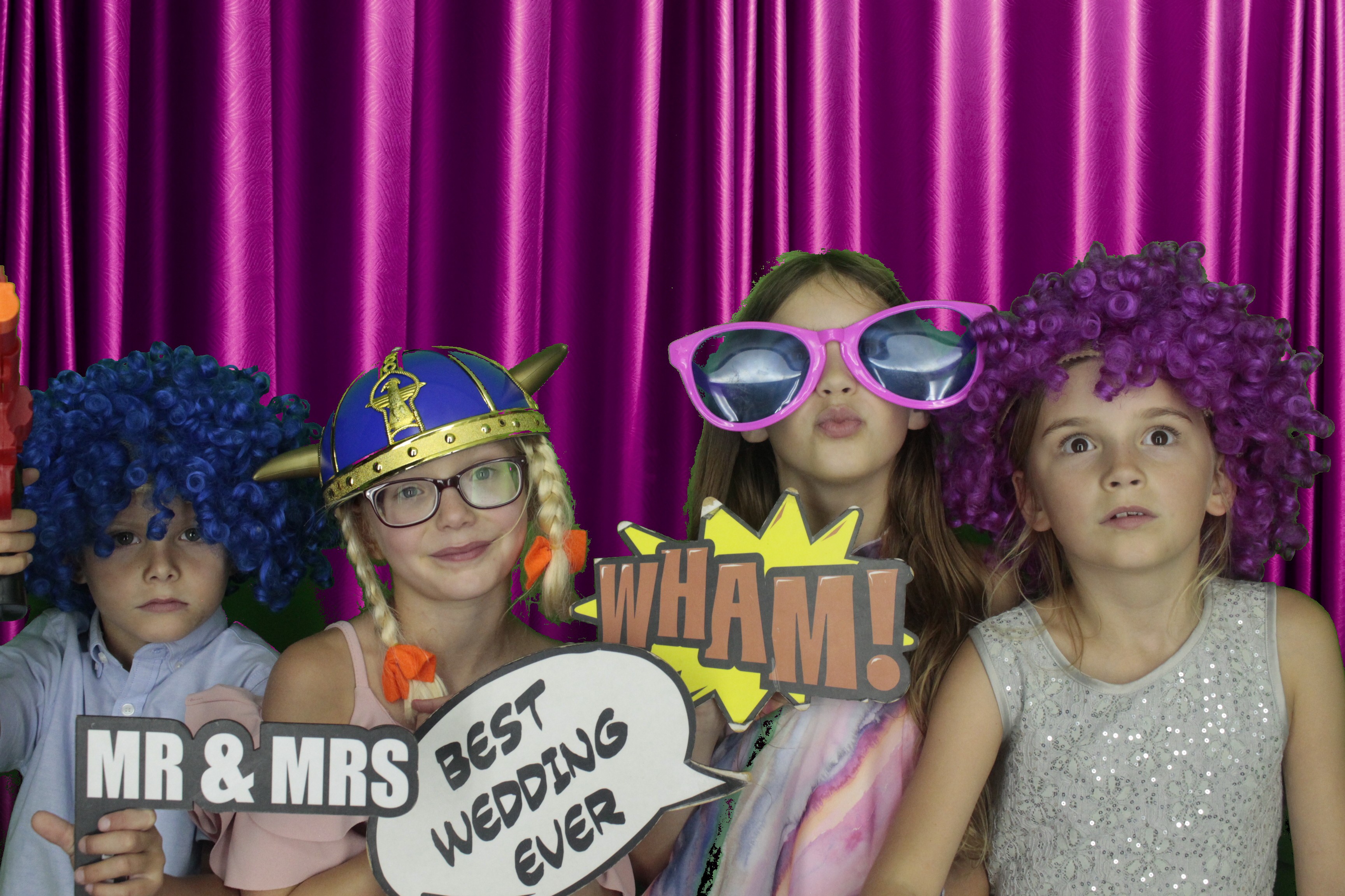 Leanne & Mike's Wedding | View more photos from the event at gallery.myphotoboothexperience.co.uk/u/MyPhotoBoothExperienceLtd/Leanne-Mikes-Wedding
